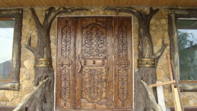 Деревянные двери под старину